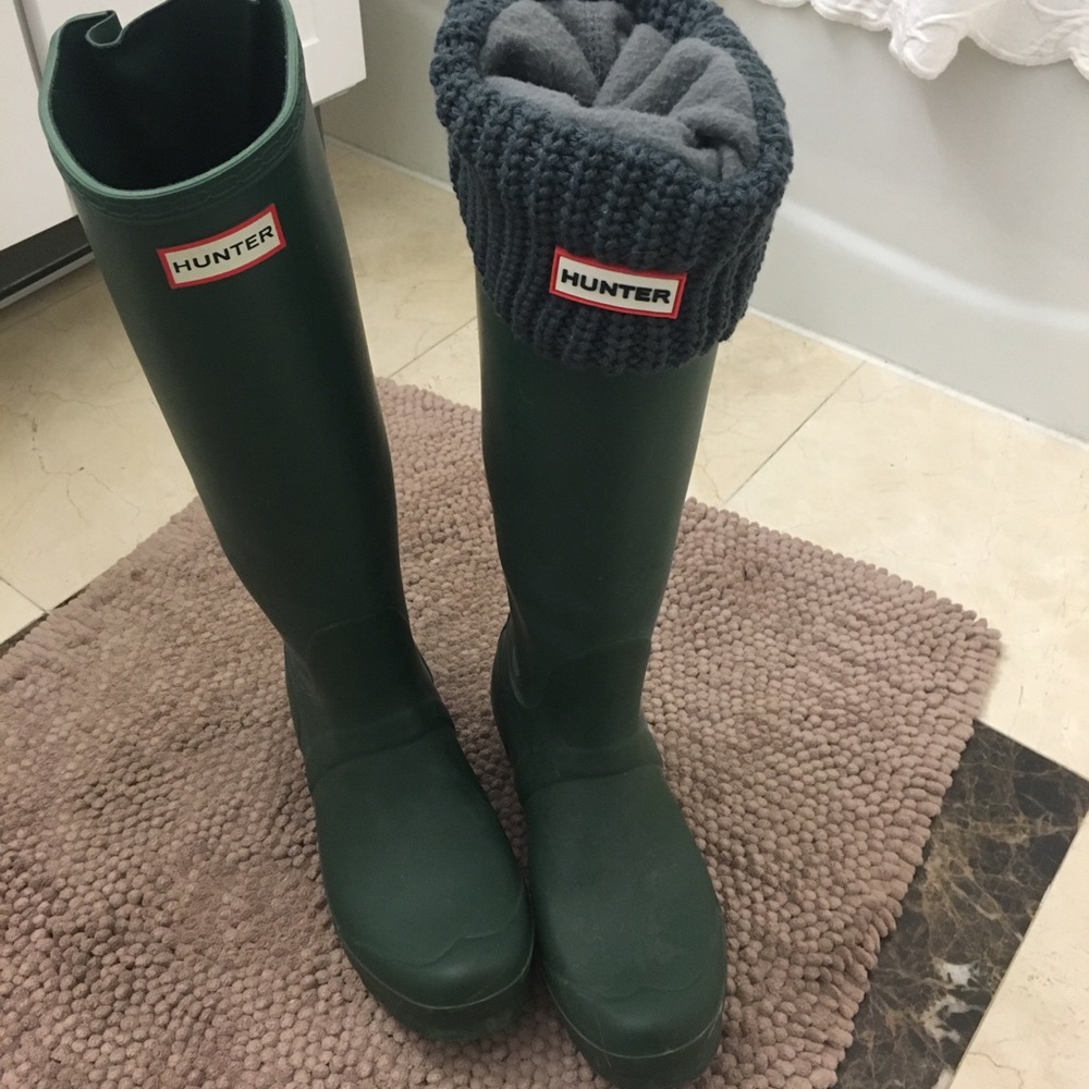 Hunter boots with grey hunter boot liners!